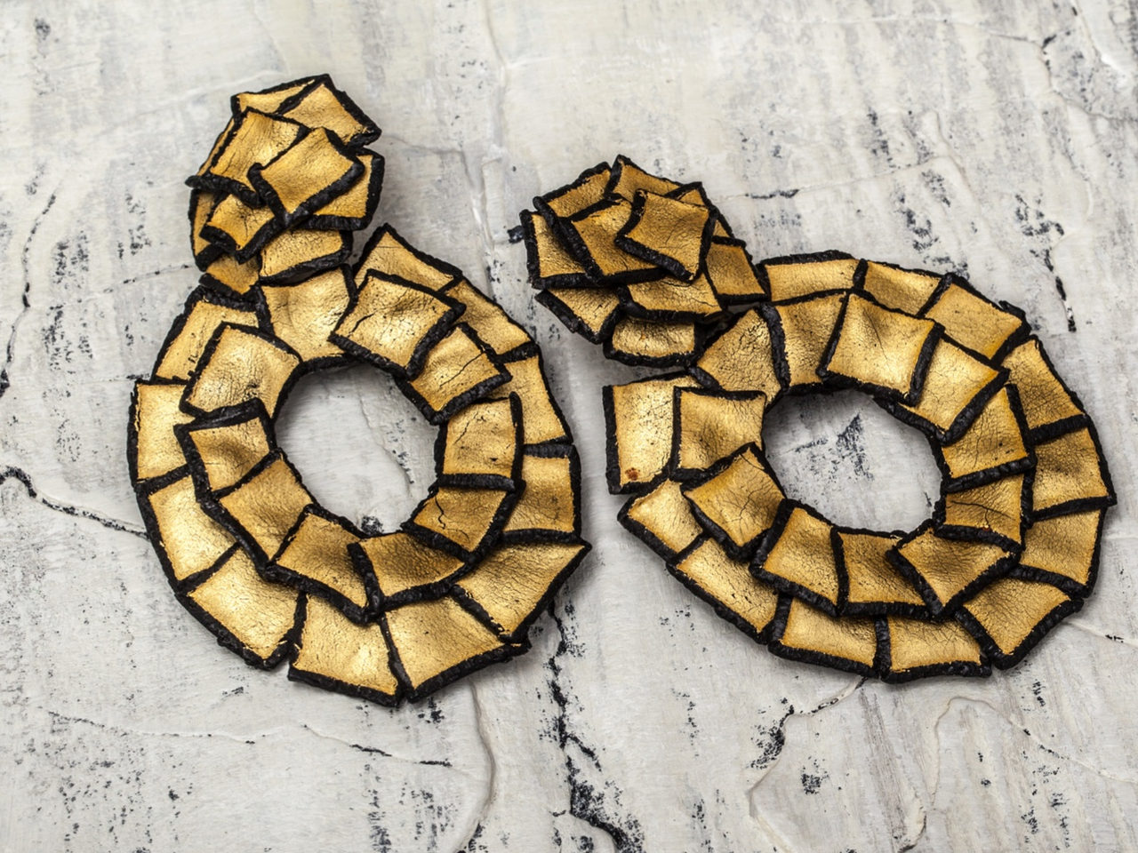 Terra — Hoop earrings